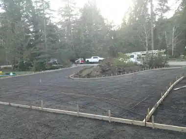 Circular Driveway Around Island: concrete driveway work by Redmond Concrete, concrete contractor serving Redmond (photo 2 of 7)