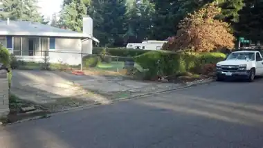 Driveway Demolition & Replacement: concrete demolition work by Redmond Concrete, concrete contractor serving Bothell (photo 2 of 6)