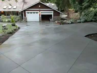 More Driveways: concrete driveway work by Redmond Concrete, concrete contractor serving Bothell (photo 1 of 34)
