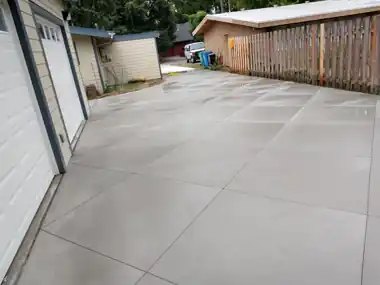 More Driveways: concrete driveway work by Redmond Concrete, concrete contractor serving Bothell (photo 13 of 34)