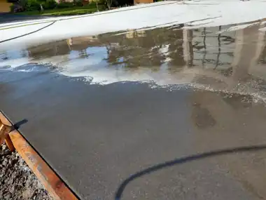 More Driveways: concrete driveway work by Redmond Concrete, concrete contractor serving Kirkland (photo 16 of 34)