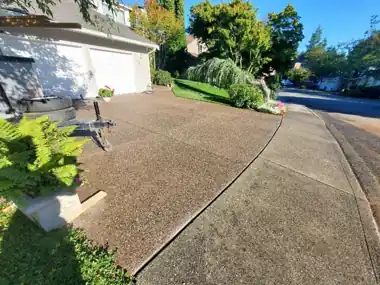 More Driveways: concrete driveway work by Redmond Concrete, concrete contractor serving Woodinville (photo 18 of 34)