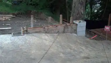 Poured Concrete Wall & Slab: concrete patio and wall work by Redmond Concrete, concrete contractor serving Woodinville (photo 5 of 6)