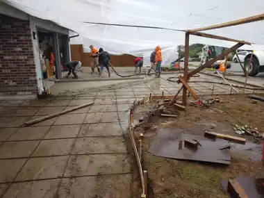 Tented Driveway Pour: concrete driveway work by Redmond Concrete, concrete contractor serving Bothell (photo 3 of 4)